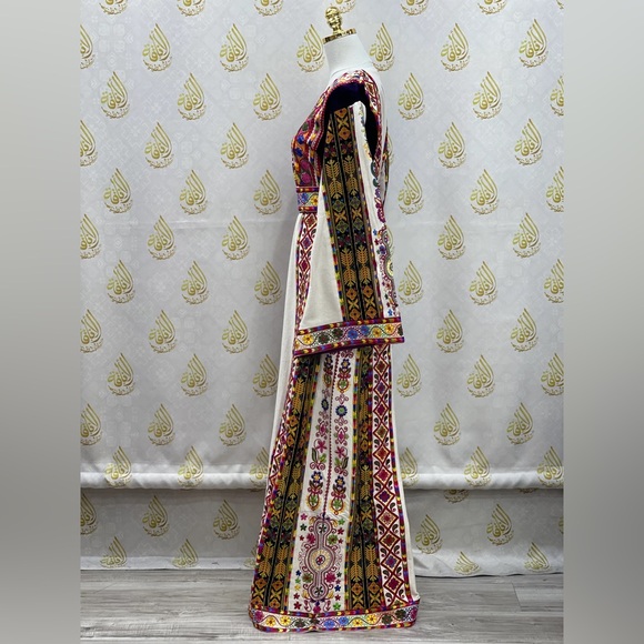 Palestinian Embroidery Etamin Thoub: Ultimate Luxury and Elegance size 1 🇵🇸 - Picture 7 of 11